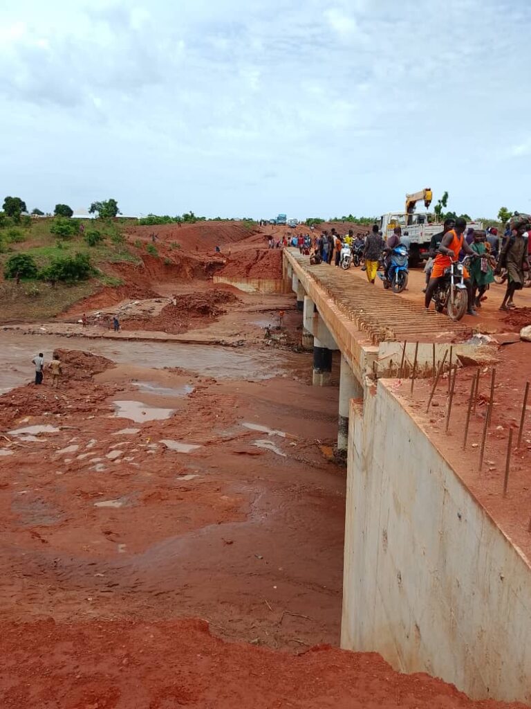 Tragedy in Niger: Flood Kills 97 in Mokwa as Survivors Search for Loved Ones