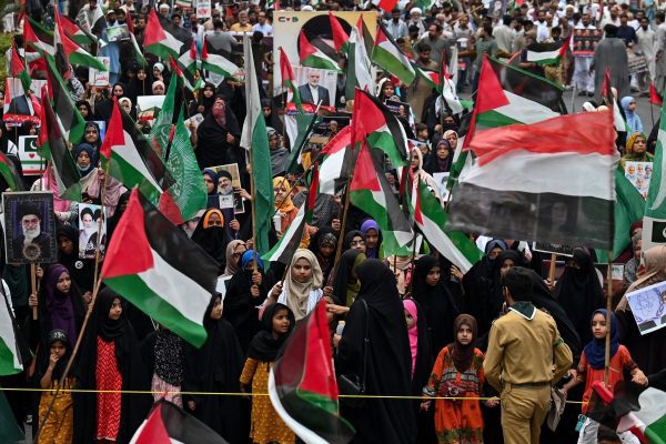 Iran Tells Mediators: No Talks Under Fire