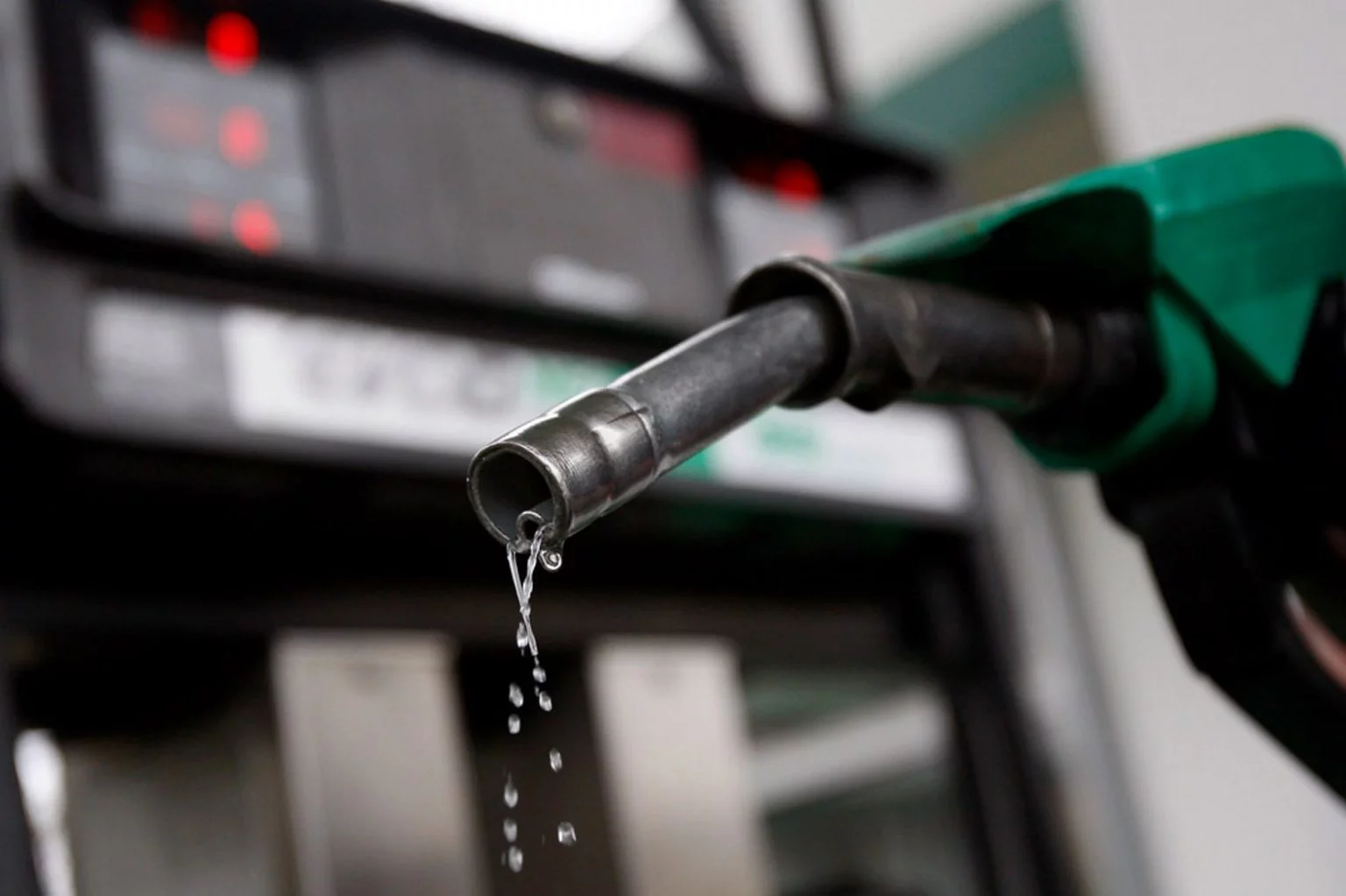 Petrol Prices Climb Towards N1,000 as Depot, Exchange Pressures Mount