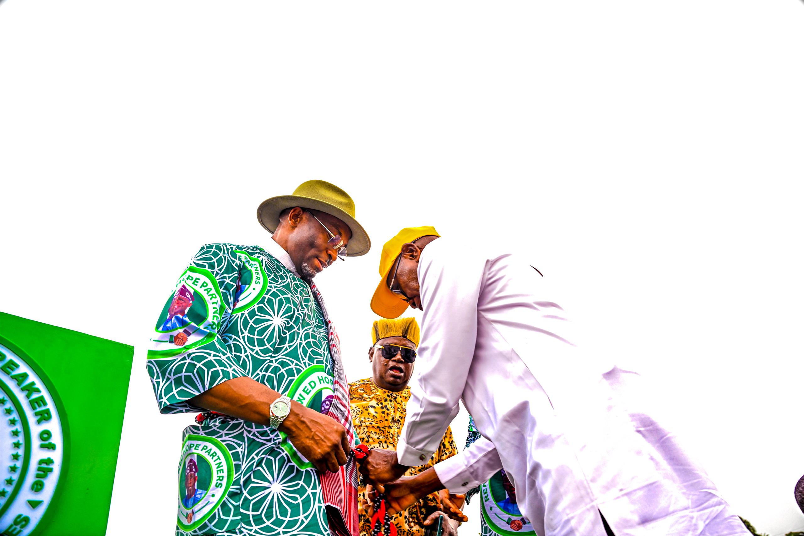 Kalu Receives Over 100 PDP Defectors into APC in Abia