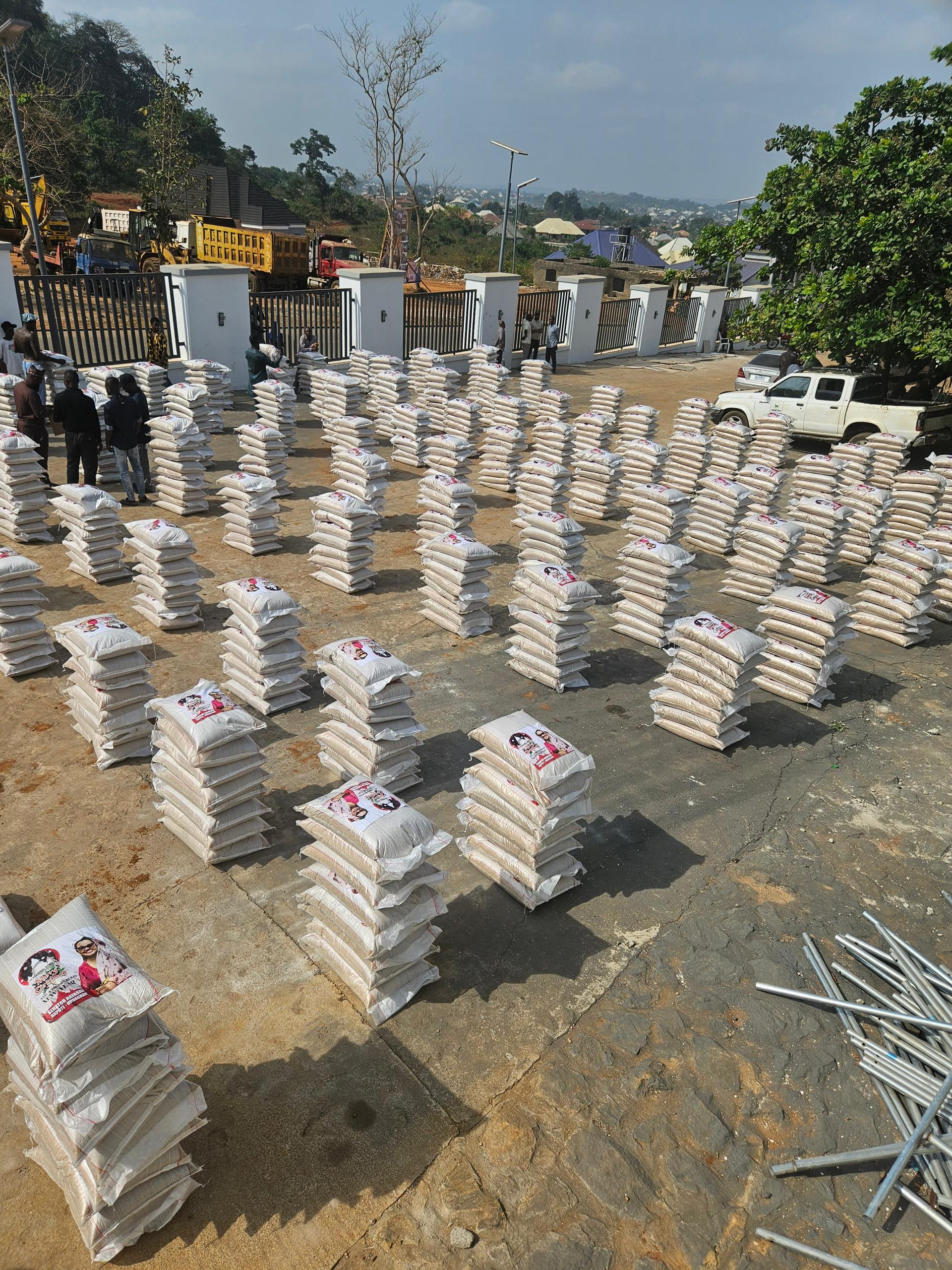 Akpoti-Uduaghan Distributes 2,000 Bags of Rice to Kogi Central Residents