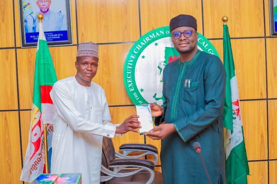 Buji Council Registers 6,500 Households Under SIP, Distributes Renewed Hope Palliatives