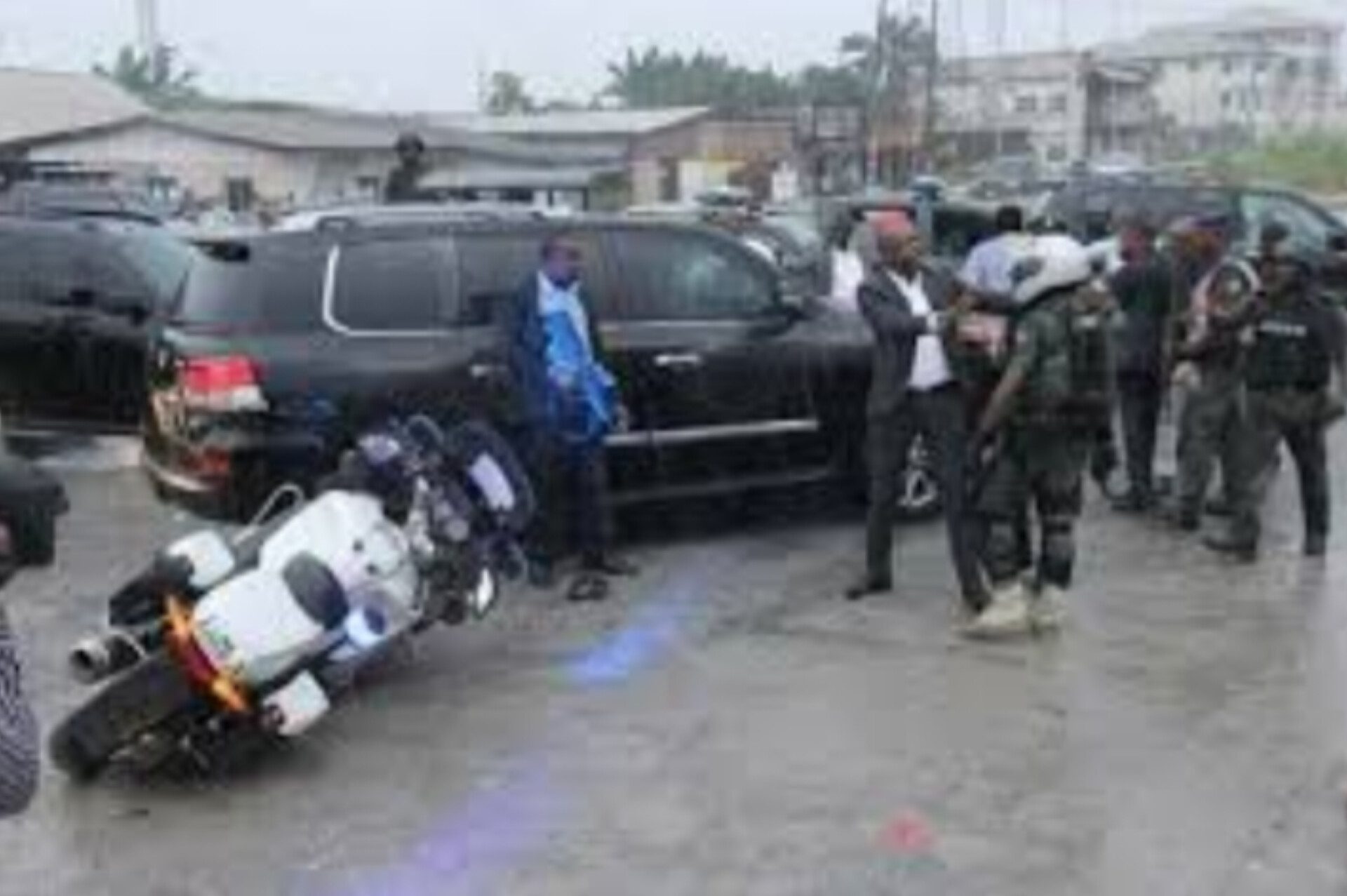 Tension in Rivers as Gunmen Attack Amaechi’s Convoy, Torch ADC Office