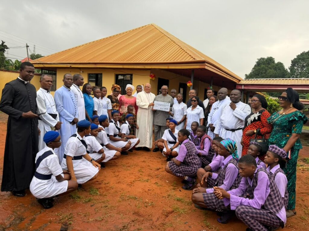 At 65, Peter Obi Donates ₦10m to Hospital, Tells Nigerians to Embrace Service